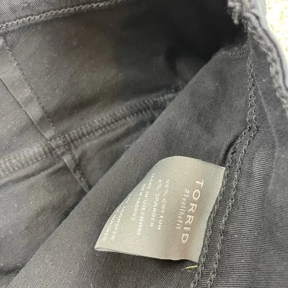 NEW Torrid Women Utility Twill Jogger Size 14 Deep Black Stretch 26" In 55-22 - Picture 6 of 9